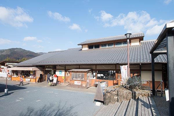 道の駅　どんぐりの里いなぶ　「どんぐり横丁」