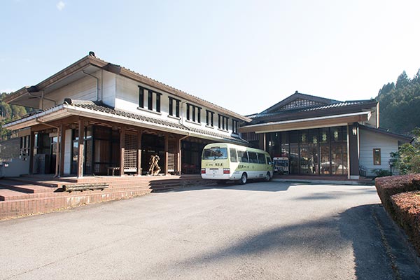 ホテル　岡田屋